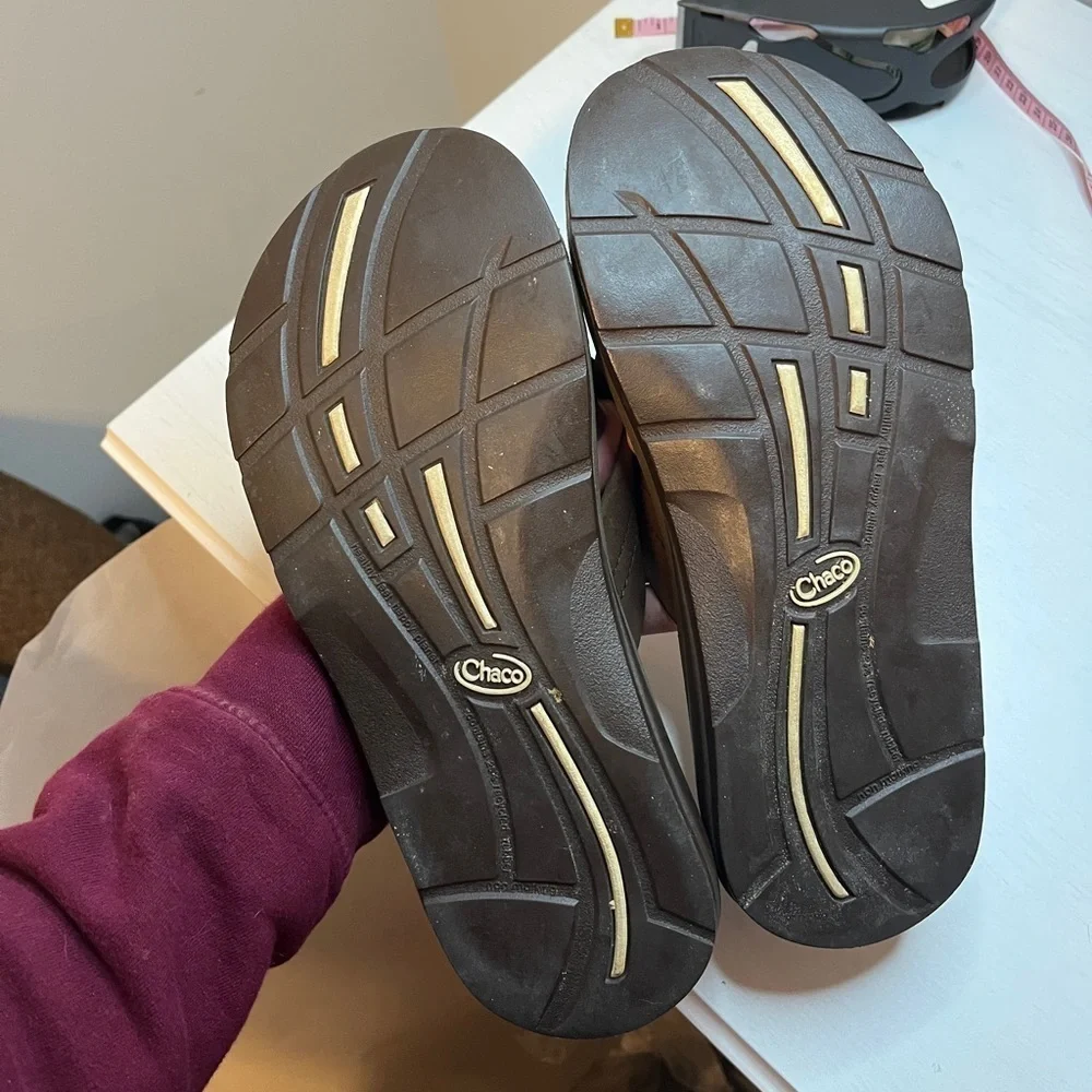 Men's Chaco Classic Leather Flip Flop Sandal M8